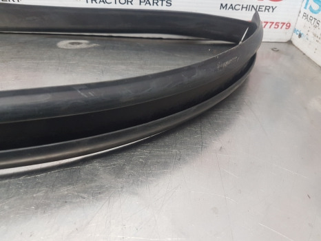 Ford 1000, 600 Series, 4000, 4600 Mudguard Rubber Gasket 81825478 - Guardabarros: foto 3 Ford 1000, 600 Series, 4000, 4600 Mudguard Rubber Gasket 81825478 - Guardabarros: foto 3