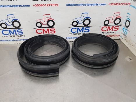 Ford 1000, 600 Series, 4000, 4600 Mudguard Rubber Gasket Pair 81825478 - Guardabarros: foto 1 Ford 1000, 600 Series, 4000, 4600 Mudguard Rubber Gasket Pair 81825478 - Guardabarros: foto 1