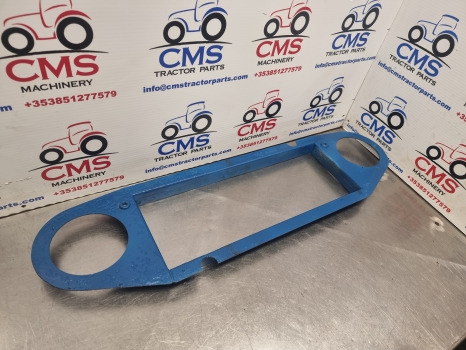 Ford 4610, 10 Series, Lp Cab Fan Blower Support, Cover E3nn18a295aa, 83944215 - Cabina e interior: foto 2 Ford 4610, 10 Series, Lp Cab Fan Blower Support, Cover E3nn18a295aa, 83944215 - Cabina e interior: foto 2