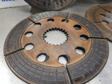 Ford 8430, 7840, 10, 600, 40, New Holland Ts Series, Brake Discs Kit E9nn2a097ba - Discos de freno: foto 5 Ford 8430, 7840, 10, 600, 40, New Holland Ts Series, Brake Discs Kit E9nn2a097ba - Discos de freno: foto 5