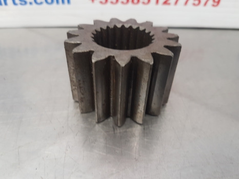 Ford Carraro 709 7810 Front Axle Sun Gear Car115643; 9968080; 81884c1; K395114 - Eje delantero: foto 4 Ford Carraro 709 7810 Front Axle Sun Gear Car115643; 9968080; 81884c1; K395114 - Eje delantero: foto 4