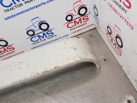 Ford New Holland 2000, 3000, 5100, 4600, 6600 Mudguard Bracket Support 81822981 - Guardabarros para Tractor: foto 3 Ford New Holland 2000, 3000, 5100, 4600, 6600 Mudguard Bracket Support 81822981 - Guardabarros para Tractor: foto 3
