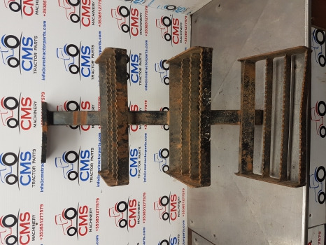 Ford New Holland 40, Ts Series, Ts110, 8340 Foot Step Lhs 82007896, 82007892 - Peldaño para Maquinaria agrícola: foto 2 Ford New Holland 40, Ts Series, Ts110, 8340 Foot Step Lhs 82007896, 82007892 - Peldaño para Maquinaria agrícola: foto 2