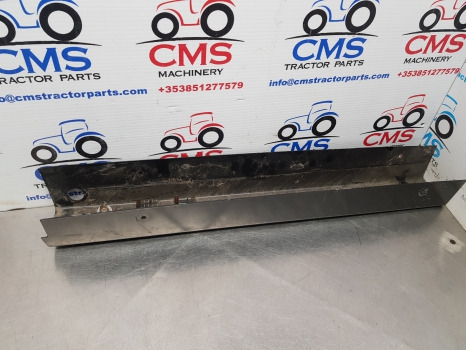 Ford New Holland 6635, 5635, 4835, 7635, Cab Interior Panel Rh 82004195 - Cabina e interior: foto 4 Ford New Holland 6635, 5635, 4835, 7635, Cab Interior Panel Rh 82004195 - Cabina e interior: foto 4