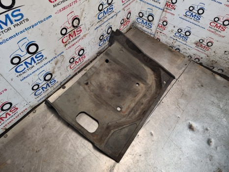 Ford New Holland 7740, 40 Series Rear Seat Floor Mat E9nn94130n23bh - Cabina e interior: foto 2 Ford New Holland 7740, 40 Series Rear Seat Floor Mat E9nn94130n23bh - Cabina e interior: foto 2