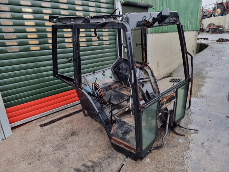 Ford New Holland 7740, 8240, 8340, 40 Series, Cab Frame 82005321 - Cabina: foto 2 Ford New Holland 7740, 8240, 8340, 40 Series, Cab Frame 82005321 - Cabina: foto 2