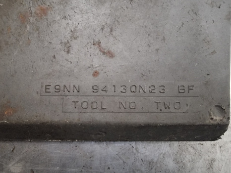 Ford New Holland 8340, 40 Series Rear Seat Floor Mat E9nn94130n23bh - Cabina e interior: foto 4 Ford New Holland 8340, 40 Series Rear Seat Floor Mat E9nn94130n23bh - Cabina e interior: foto 4