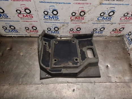 Ford New Holland 8340, 40 Series Rear Seat Floor Mat E9nn94130n23bh - Cabina e interior: foto 3 Ford New Holland 8340, 40 Series Rear Seat Floor Mat E9nn94130n23bh - Cabina e interior: foto 3