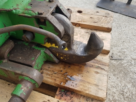 John Deere 6920, 6820, 6810, 6910 Pick Up Hitch Frame Al229594, Al220949 - Acoplamiento rápido para Maquinaria agrícola: foto 2 John Deere 6920, 6820, 6810, 6910 Pick Up Hitch Frame Al229594, Al220949 - Acoplamiento rápido para Maquinaria agrícola: foto 2