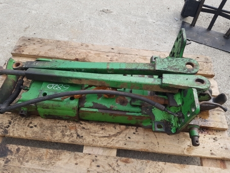 John Deere 6920, 6820, 6810, 6910 Pick Up Hitch Frame Al229594, Al220949 - Acoplamiento rápido para Maquinaria agrícola: foto 3 John Deere 6920, 6820, 6810, 6910 Pick Up Hitch Frame Al229594, Al220949 - Acoplamiento rápido para Maquinaria agrícola: foto 3