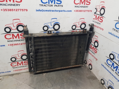 Kubota M5092 Oil Cooler - Radiador: foto 1 Kubota M5092 Oil Cooler - Radiador: foto 1