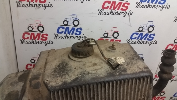 Landini Mythos Series 115 Additional Fuel Tank Assembly 3652138m92, 3652133j9c - Depósito de combustible para Tractor: foto 3 Landini Mythos Series 115 Additional Fuel Tank Assembly 3652138m92, 3652133j9c - Depósito de combustible para Tractor: foto 3