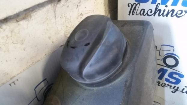 Landini Mythos Series 115 Fuel Tank 3647933m94, 3647310m91, 3652135m91 - Depósito de combustible para Tractor: foto 4 Landini Mythos Series 115 Fuel Tank 3647933m94, 3647310m91, 3652135m91 - Depósito de combustible para Tractor: foto 4