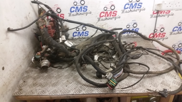Landini Mythos Tdi 115 Cab Fuse Box Wiring Loom Set - Cables/ Alambres para Tractor: foto 1 Landini Mythos Tdi 115 Cab Fuse Box Wiring Loom Set - Cables/ Alambres para Tractor: foto 1