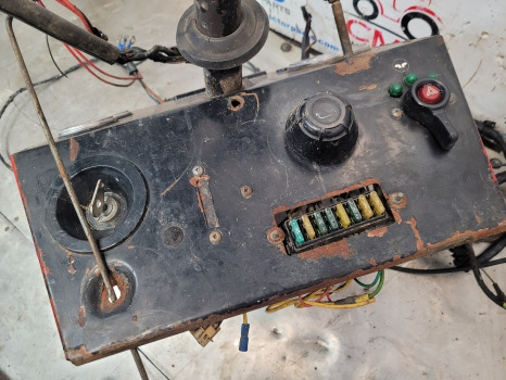 Cabina e interior Massey Ferguson 290 Dash Steering Panel, Wheel, Wiring Loom 1674232m1: foto 6