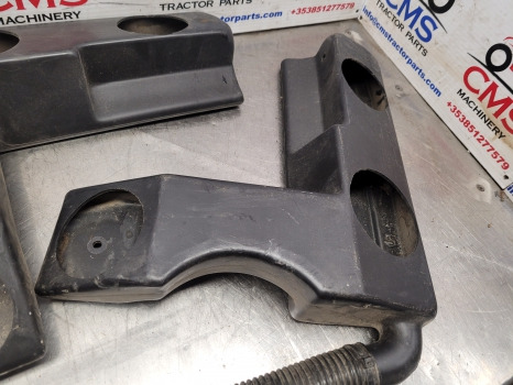 Massey Ferguson 4245, 4255, 4355 Cab Air Vent 3806427m3, 3806426m3 - Pieza de aire acondicionado: foto 3 Massey Ferguson 4245, 4255, 4355 Cab Air Vent 3806427m3, 3806426m3 - Pieza de aire acondicionado: foto 3