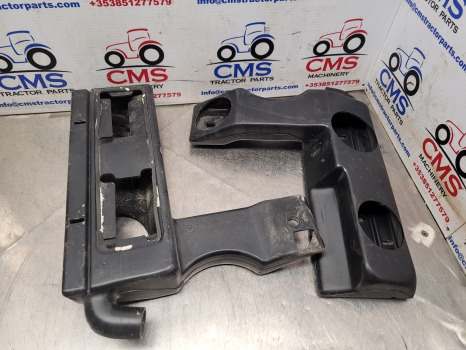 Massey Ferguson 4245, 4255, 4355 Cab Air Vent 3806427m3, 3806426m3 - Pieza de aire acondicionado: foto 2 Massey Ferguson 4245, 4255, 4355 Cab Air Vent 3806427m3, 3806426m3 - Pieza de aire acondicionado: foto 2