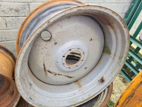 Massey Ferguson 5445, 5460, 5455, 5712, 5465, 6480 Rear Wheel Rim Pair W15 X 34 - Llanta para Maquinaria agrícola: foto 3 Massey Ferguson 5445, 5460, 5455, 5712, 5465, 6480 Rear Wheel Rim Pair W15 X 34 - Llanta para Maquinaria agrícola: foto 3