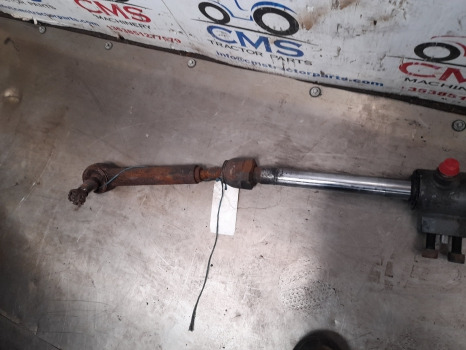 Massey Ferguson 5455 Front Axle Steering Cylinder 7302464901, 7302464903 - Dirección: foto 5 Massey Ferguson 5455 Front Axle Steering Cylinder 7302464901, 7302464903 - Dirección: foto 5