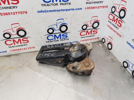 Massey Ferguson 5612, 5712, 5450 Mudguard Hub Bracket Assy Rhs 3909419m91 - Guardabarros: foto 1 Massey Ferguson 5612, 5712, 5450 Mudguard Hub Bracket Assy Rhs 3909419m91 - Guardabarros: foto 1