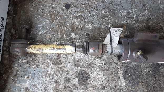 Massey Ferguson 8150, 8160 Steering Cylinder Complete 3429759m93 - Dirección para Tractor: foto 2 Massey Ferguson 8150, 8160 Steering Cylinder Complete 3429759m93 - Dirección para Tractor: foto 2