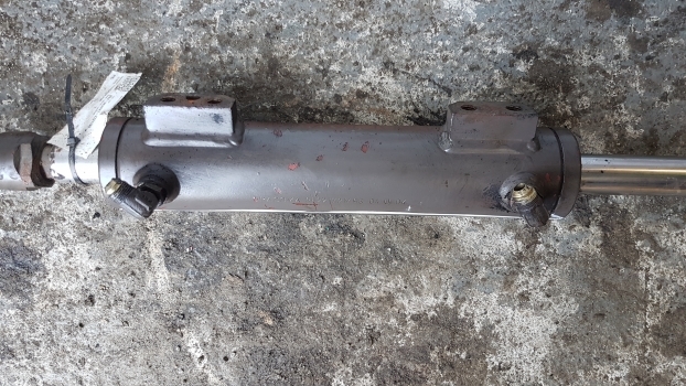 Massey Ferguson 8150, 8160 Steering Cylinder Complete 3429759m93 - Dirección para Tractor: foto 5 Massey Ferguson 8150, 8160 Steering Cylinder Complete 3429759m93 - Dirección para Tractor: foto 5