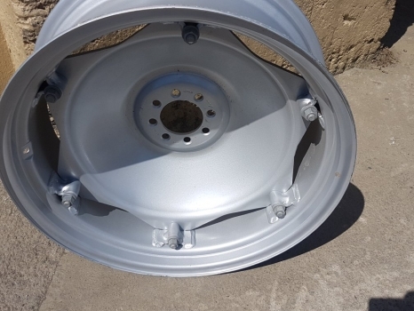 Massey Ferguson, Fordson, Ford, David Brown Rear Wheel Assembly W10x28 - Llanta para Tractor: foto 5 Massey Ferguson, Fordson, Ford, David Brown Rear Wheel Assembly W10x28 - Llanta para Tractor: foto 5