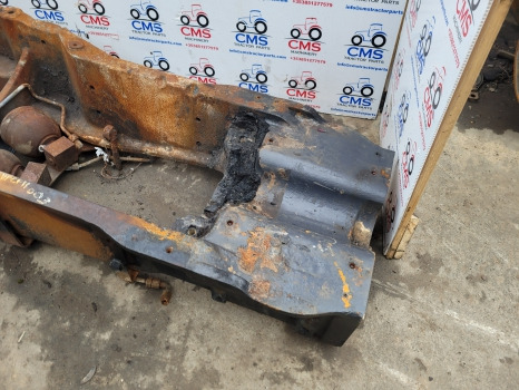 Mccormick X7, Xtx, Mtx Landini X7, Xtx165 Main Chassis Frame 4220863m8, 6673976a3 - Cabina: foto 4 Mccormick X7, Xtx, Mtx Landini X7, Xtx165 Main Chassis Frame 4220863m8, 6673976a3 - Cabina: foto 4