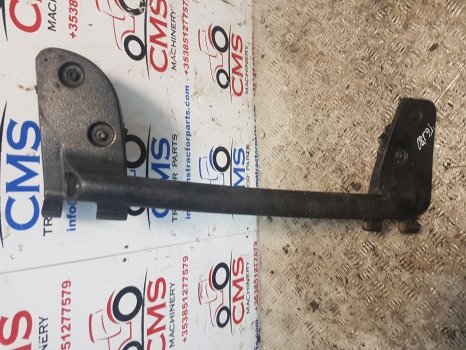 New Holland Case Steyr T6.180 T6, T7, Mxu, Maxxum T6.180 Door Hinge Rhs 87301647 - Puerta y piezas: foto 2 New Holland Case Steyr T6.180 T6, T7, Mxu, Maxxum T6.180 Door Hinge Rhs 87301647 - Puerta y piezas: foto 2