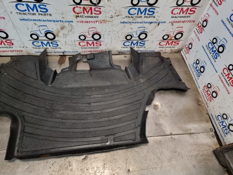 New Holland T5.95, T5, Case Farmall Series, Cab Floor Mat 84549405, 47380803 - Cabina e interior: foto 2 New Holland T5.95, T5, Case Farmall Series, Cab Floor Mat 84549405, 47380803 - Cabina e interior: foto 2