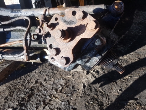 New Holland T6070 Front Axle Housing 87579152, 87633190, 87555903 - Eje delantero para Tractor: foto 1 New Holland T6070 Front Axle Housing 87579152, 87633190, 87555903 - Eje delantero para Tractor: foto 1
