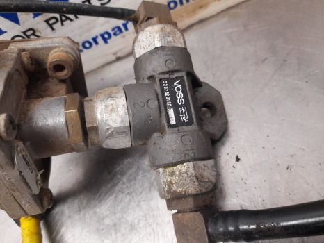 New Holland T7030 Air Trailer Brake Valve, Check Valve 82033387, 9735000000, - Válvula de freno para Maquinaria agrícola: foto 3 New Holland T7030 Air Trailer Brake Valve, Check Valve 82033387, 9735000000, - Válvula de freno para Maquinaria agrícola: foto 3