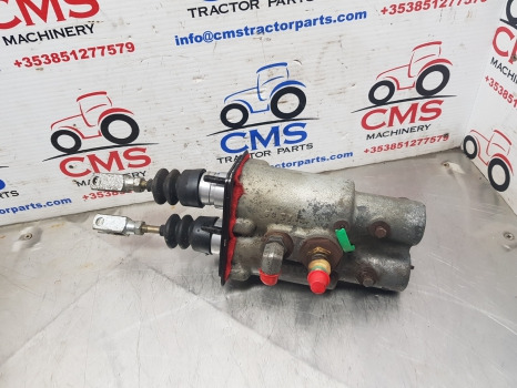 New Holland T7040, T7.260 Brake Master Cylinder 87315873, 87754484, 47777898 - Cilindro de freno para Maquinaria agrícola: foto 1 New Holland T7040, T7.260 Brake Master Cylinder 87315873, 87754484, 47777898 - Cilindro de freno para Maquinaria agrícola: foto 1