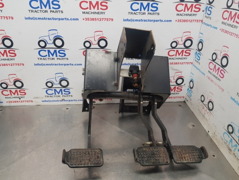 New Holland T7040, Tsa, T7000, Brake, Clutch Pedal Kit 87547108, 87547109 - Piezas de freno para Maquinaria agrícola: foto 1 New Holland T7040, Tsa, T7000, Brake, Clutch Pedal Kit 87547108, 87547109 - Piezas de freno para Maquinaria agrícola: foto 1