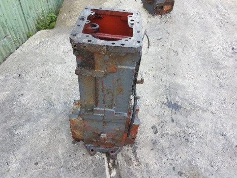 New Holland Tm, 60 Transmission Housing 5164693, 5181448, 5183647 - Caja de cambios: foto 3 New Holland Tm, 60 Transmission Housing 5164693, 5181448, 5183647 - Caja de cambios: foto 3