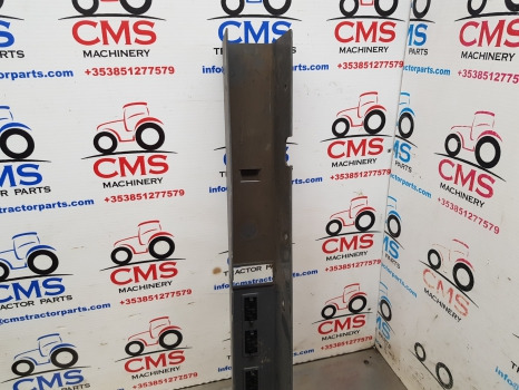 New Holland Tm Series Tm150, Tm130, Tm140, Tm155 Cab Interior Panel Rhs 82017218 - Cabina e interior: foto 4 New Holland Tm Series Tm150, Tm130, Tm140, Tm155 Cab Interior Panel Rhs 82017218 - Cabina e interior: foto 4