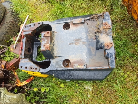 New Holland Tm140, Tm, Case Mxm 4wd Front Axle Support 82031504, 82037028 - Cubo para Tractor: foto 1 New Holland Tm140, Tm, Case Mxm 4wd Front Axle Support 82031504, 82037028 - Cubo para Tractor: foto 1