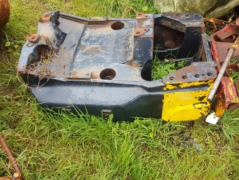 New Holland Tm140, Tm, Case Mxm 4wd Front Axle Support 82031504, 82037028 - Cubo para Tractor: foto 4 New Holland Tm140, Tm, Case Mxm 4wd Front Axle Support 82031504, 82037028 - Cubo para Tractor: foto 4