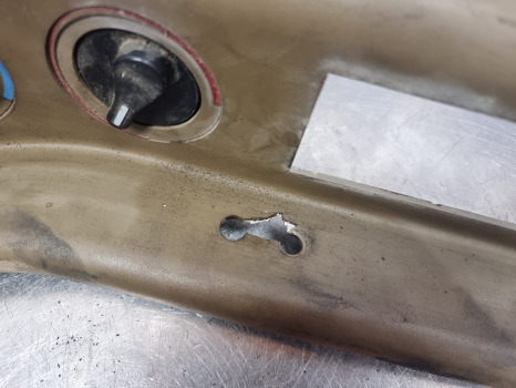 New Holland Ts115, Tm115, Tm125, Ts90 Air Conditioning Panel 82011639, 82034494 - Cabina e interior: foto 3 New Holland Ts115, Tm115, Tm125, Ts90 Air Conditioning Panel 82011639, 82034494 - Cabina e interior: foto 3