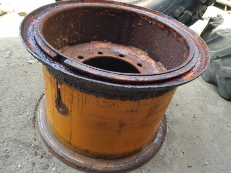 Old Stock Wheel Rim R21, Width 17inches - Llanta para Tractor: foto 3 Old Stock Wheel Rim R21, Width 17inches - Llanta para Tractor: foto 3