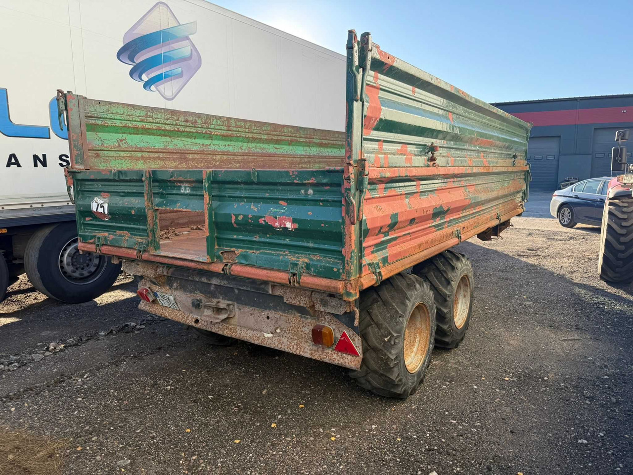 Przyczepa tandem wywrotka 3-stronna ,resory , Reisch , DMC 8 t.,1999 r - Remolque agrícola: foto 4 Przyczepa tandem wywrotka 3-stronna ,resory , Reisch , DMC 8 t.,1999 r - Remolque agrícola: foto 4