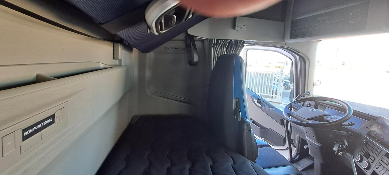 Arrendamiento de Volvo FH 460 Globetrotter XL Retarder i-Save Volvo FH 460 Globetrotter XL Retarder i-Save: foto 11