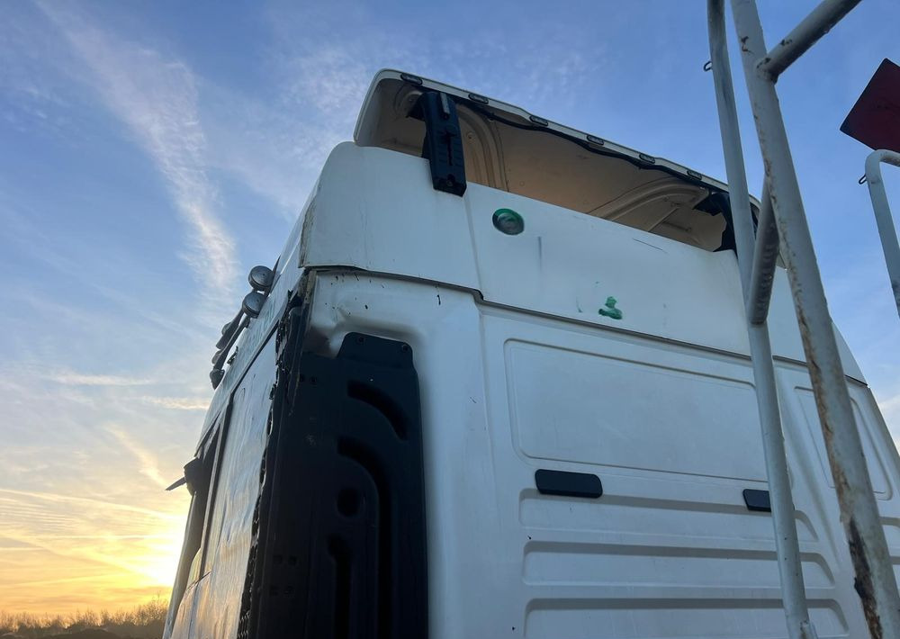 MAN TGX 500 KM (2017) / EURO 6 + Naczepa wywrotka 3-osiowa CARNEHL (2021) / oś podnoszona - Cabeza tractora, Semirremolque volquete: foto 4 MAN TGX 500 KM (2017) / EURO 6 + Naczepa wywrotka 3-osiowa CARNEHL (2021) / oś podnoszona - Cabeza tractora, Semirremolque volquete: foto 4