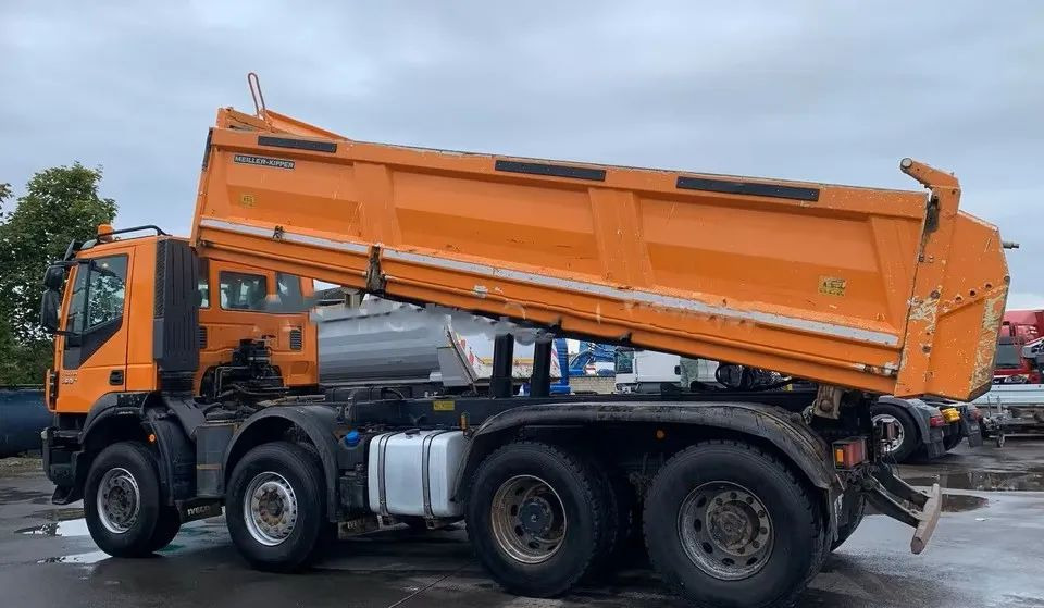 Iveco Trakker 450 E6 / BB/ 8x4 / Wywrotka Meiller 3-stronna / Bordmatik / Automat / Retarder - Camión volquete: foto 4 Iveco Trakker 450 E6 / BB/ 8x4 / Wywrotka Meiller 3-stronna / Bordmatik / Automat / Retarder - Camión volquete: foto 4