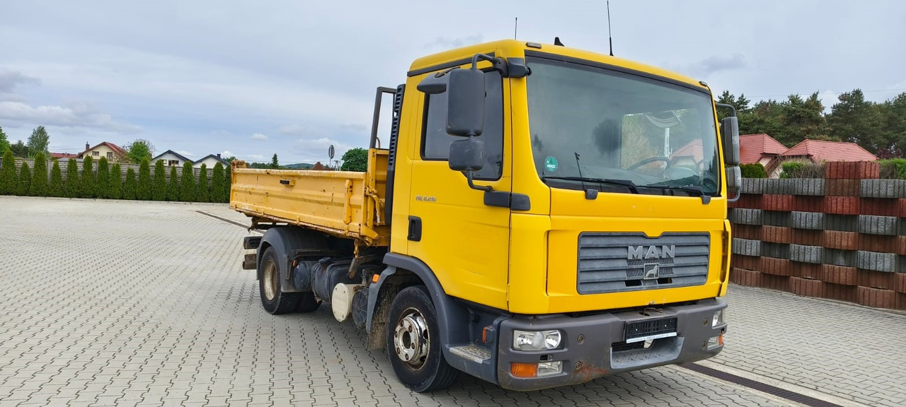 MAN TGL 8.210 * 2007 * 3-stronny KIPER * NOWE OPONY * MANUAL * RESOR * 3 MIEJSCA - Camión volquete: foto 5 MAN TGL 8.210 * 2007 * 3-stronny KIPER * NOWE OPONY * MANUAL * RESOR * 3 MIEJSCA - Camión volquete: foto 5