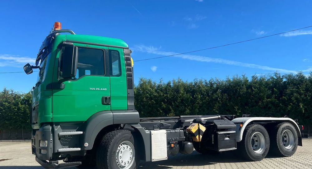 MAN TGS 26.440 | Hakowiec Meiller-Kipper | 6x4 - dwie osie napędowe | 440 KM | przód resor, tył pneumatyczne |Belka ostrzegawcza (koguty) - Camión multibasculante: foto 2 MAN TGS 26.440 | Hakowiec Meiller-Kipper | 6x4 - dwie osie napędowe | 440 KM | przód resor, tył pneumatyczne |Belka ostrzegawcza (koguty) - Camión multibasculante: foto 2