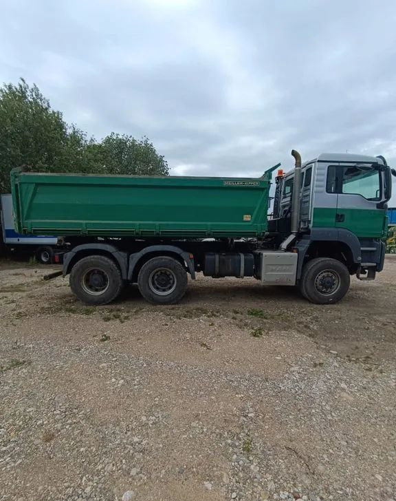 MAN TGS 26.500 | 6x6 | Wywrotka trójstronna | Meiller + Bordmatik | EURO 6 | Rok 2017 | Automat - Camión volquete: foto 1 MAN TGS 26.500 | 6x6 | Wywrotka trójstronna | Meiller + Bordmatik | EURO 6 | Rok 2017 | Automat - Camión volquete: foto 1