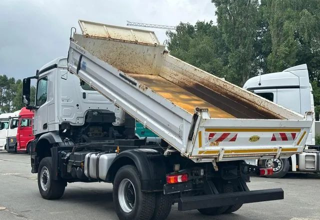 Mercedes-Benz Arocs 2040 4x4 – Meiller | Euro 6c | płyta czołowa do montażu pługu, osprzętu zimowego lub komunalnego | Automat | Resory stalowe (Blatt-Blatt) - Camión volquete: foto 5 Mercedes-Benz Arocs 2040 4x4 – Meiller | Euro 6c | płyta czołowa do montażu pługu, osprzętu zimowego lub komunalnego | Automat | Resory stalowe (Blatt-Blatt) - Camión volquete: foto 5