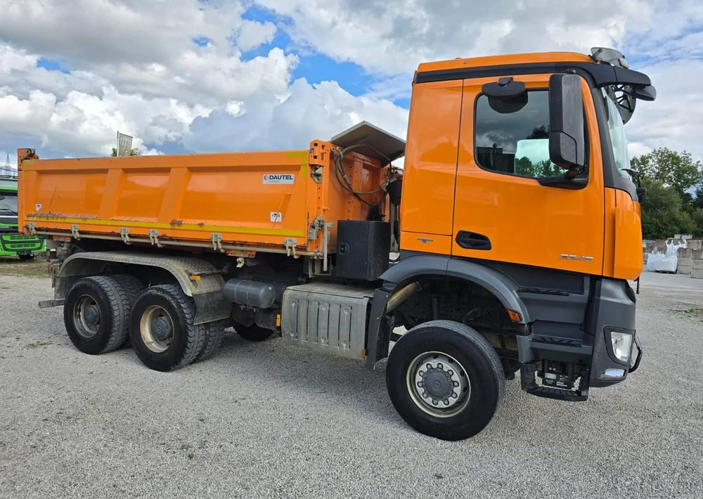 Mercedes-Benz Arocs 3345 6x6 Allrad / Bordmatic – Wywrotka Dautel | 449 KM | - Camión volquete: foto 3 Mercedes-Benz Arocs 3345 6x6 Allrad / Bordmatic – Wywrotka Dautel | 449 KM | - Camión volquete: foto 3