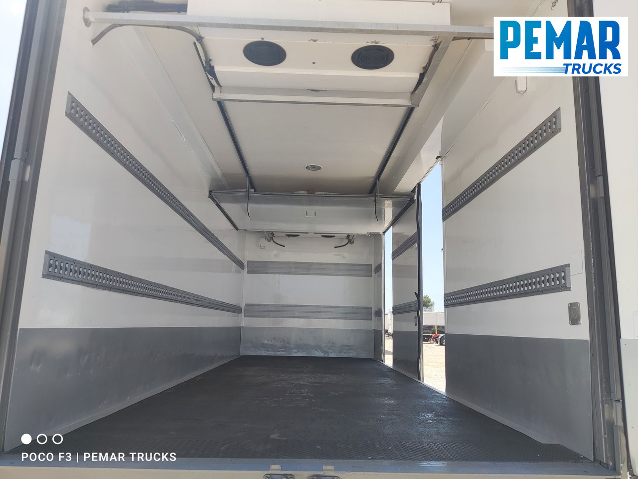 Arrendamiento de RENAULT MIDLUM 270 FRIGORIFICO 16T EURO 5 RENAULT MIDLUM 270 FRIGORIFICO 16T EURO 5: foto 16